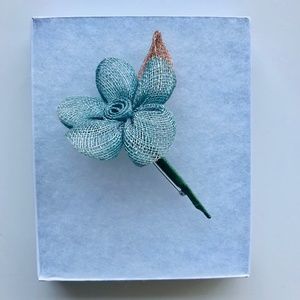 ✨HP✨ Vintage Fabric Floral Brooch